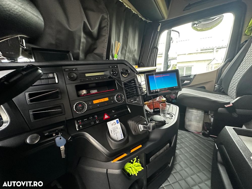 Mercedes-Benz ACTROS - 9