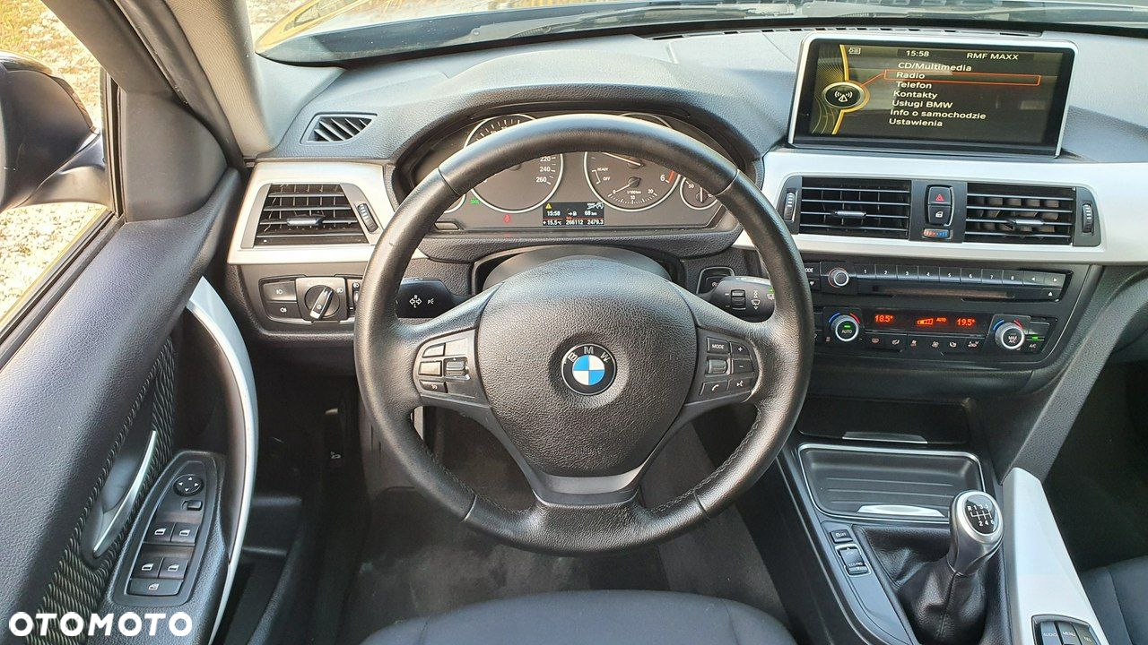 BMW Seria 3 320d DPF Touring - 17