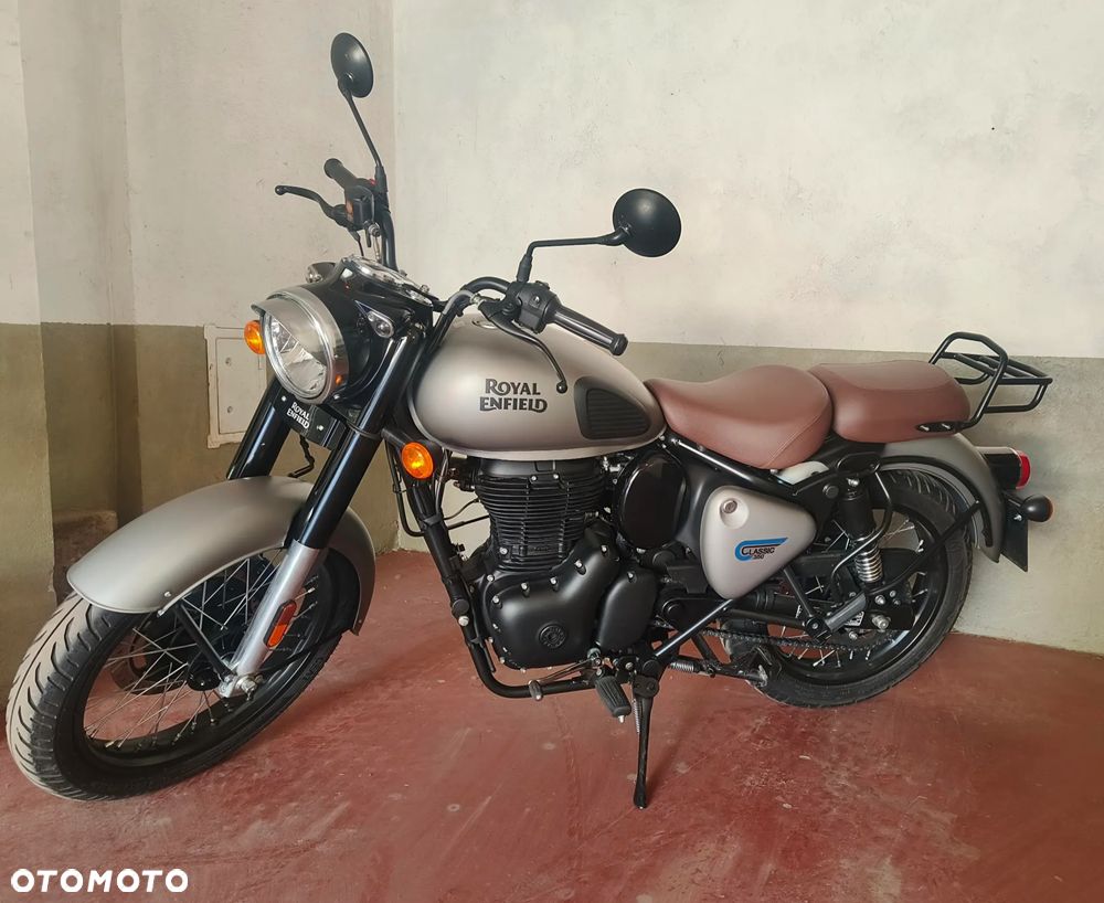 Royal Enfield Classic - 1