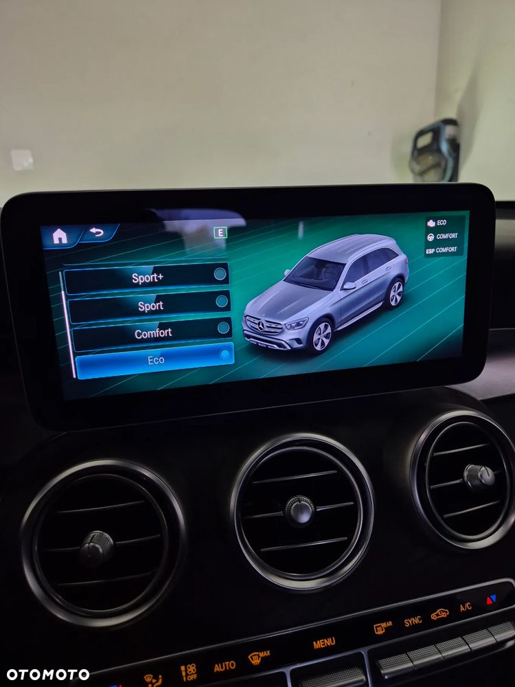 Mercedes-Benz GLC - 38