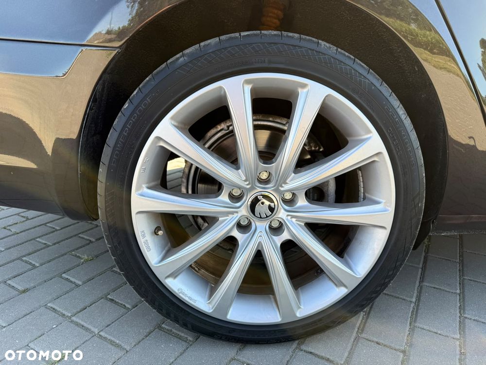 Skoda Superb 2.0 TDI Green tec 4x4 DSG Elegance - 20