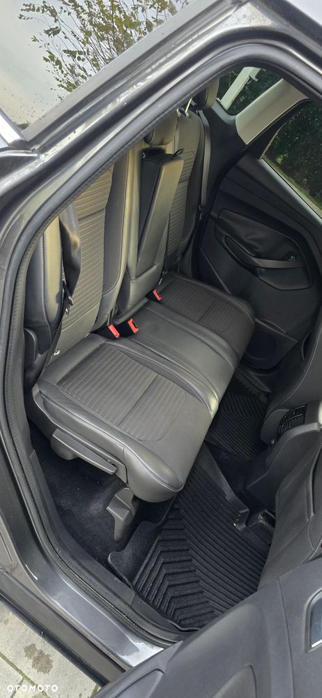 Ford Kuga 1.5 EcoBoost 2x4 Titanium - 17