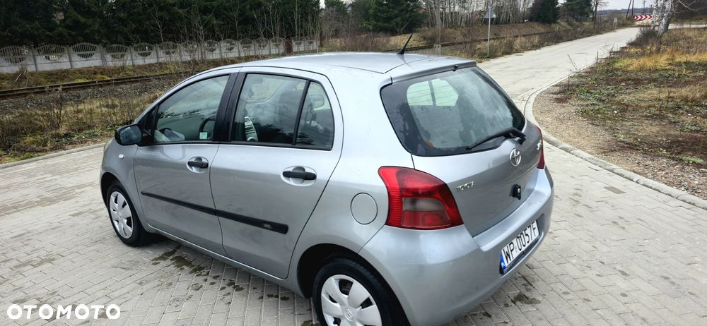 Toyota Yaris 1.0 Terra EU5 - 9