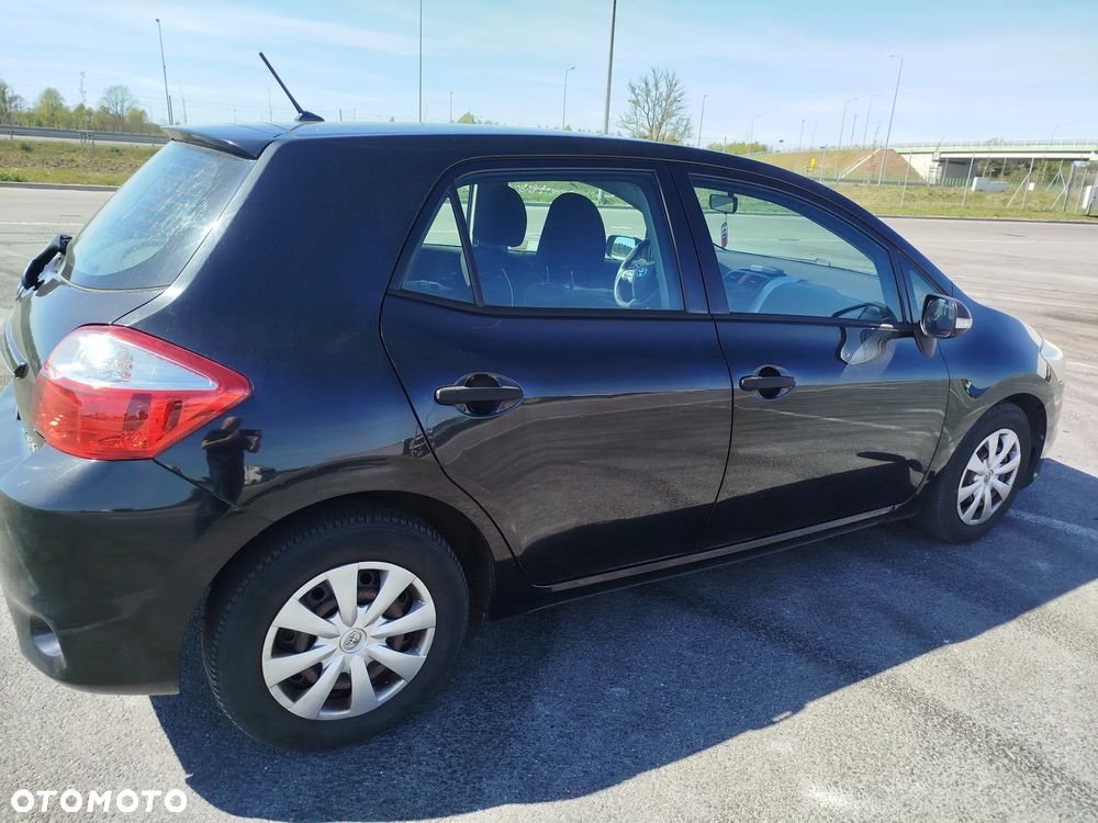 Toyota Auris 1.4 D-4D Luna - 19