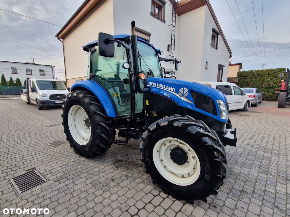 New Holland T4.95