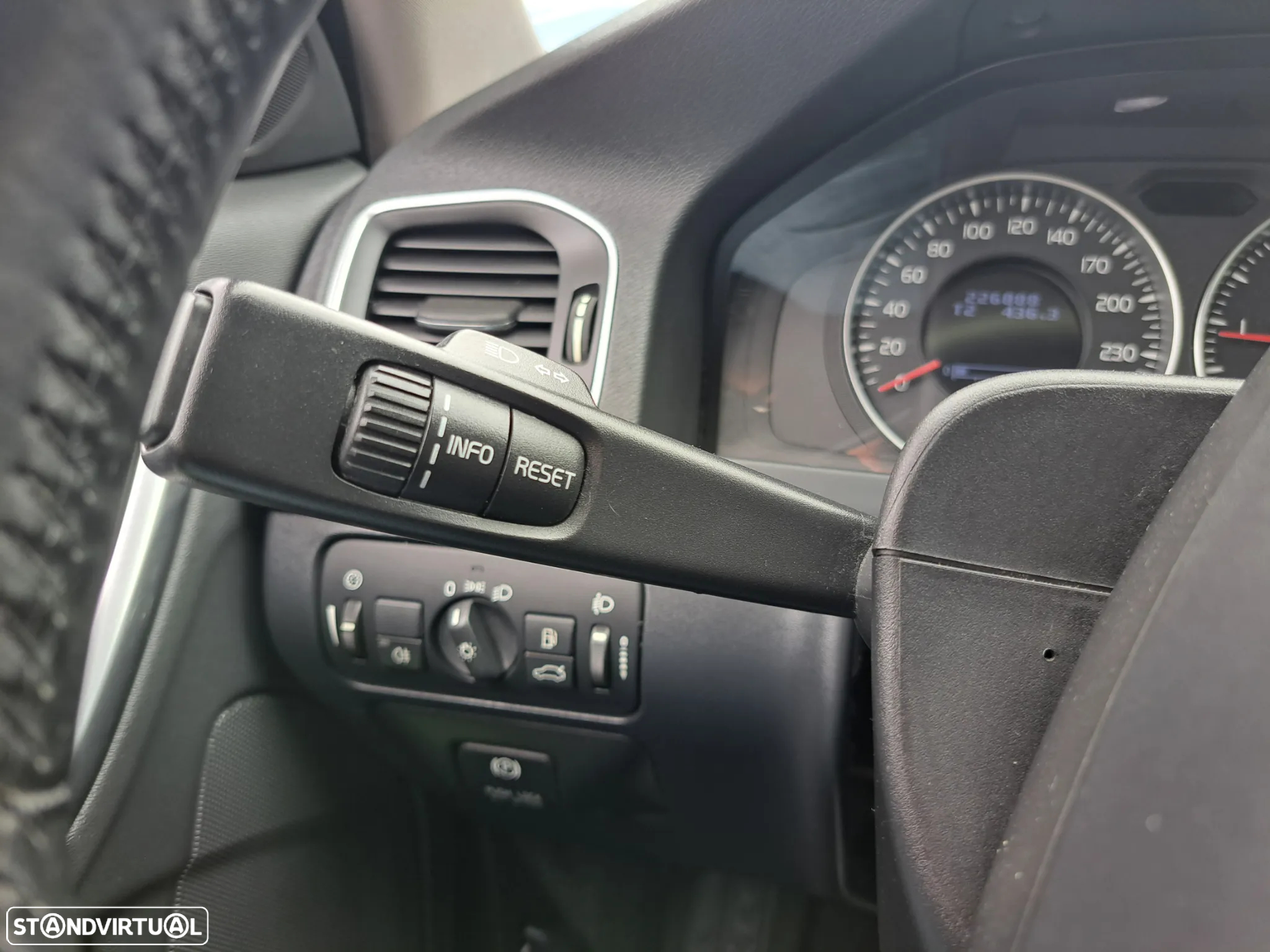 Volvo V60 1.6 D2 Drive Momentum Start/Stop - 15