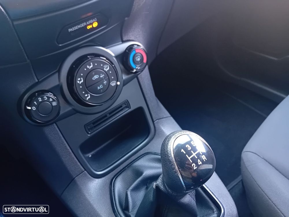 Ford Fiesta 1.25 Ambiente - 19