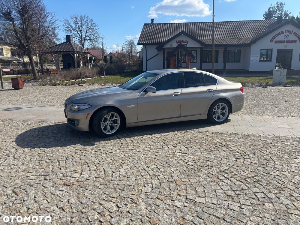 BMW Seria 5 528i - 5