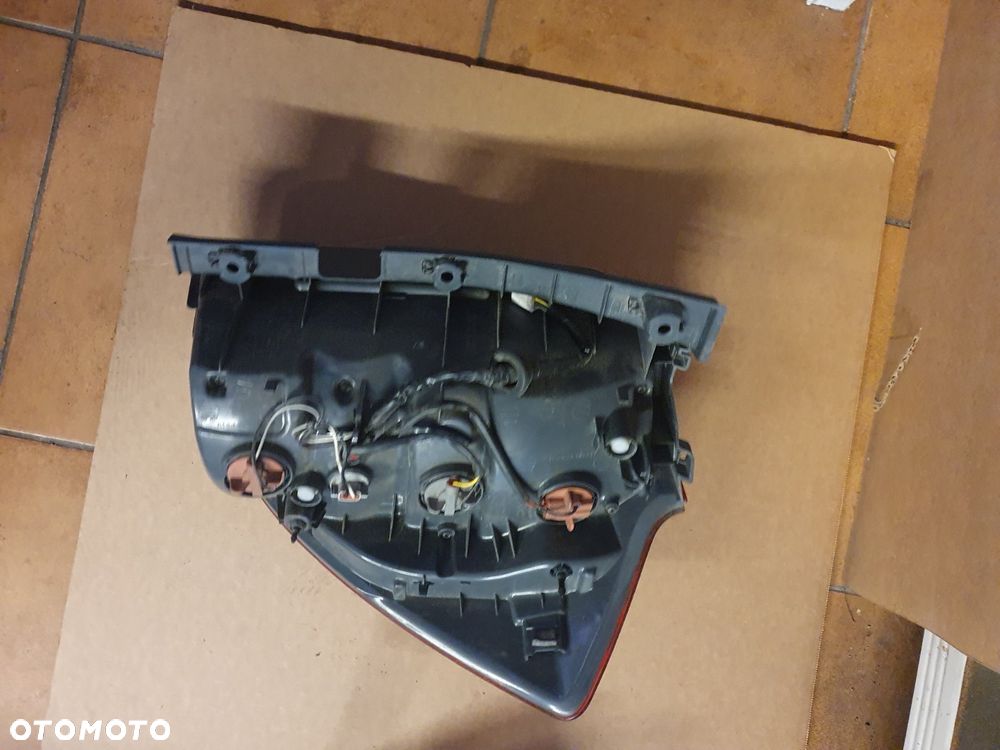 LAMPA P/L TYŁ KIA CEED 1 I KOMBI - 8