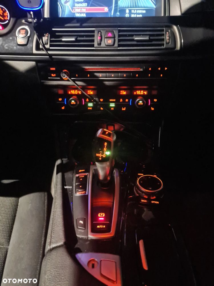 BMW Seria 5 520i - 12
