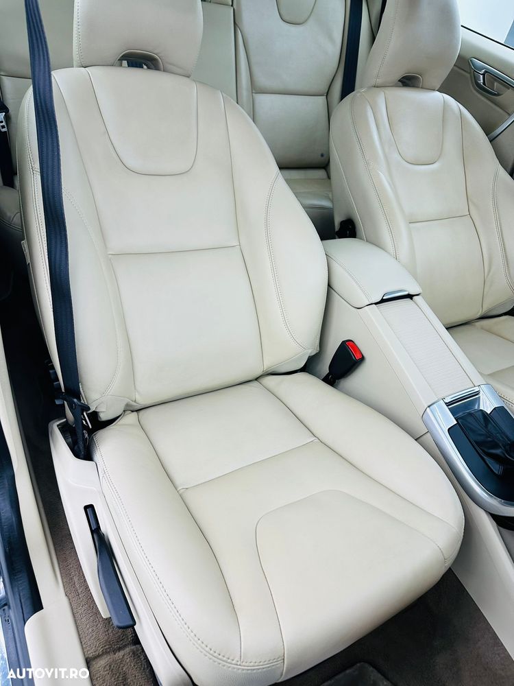 Volvo XC 60 D4 Geartronic Momentum - 22