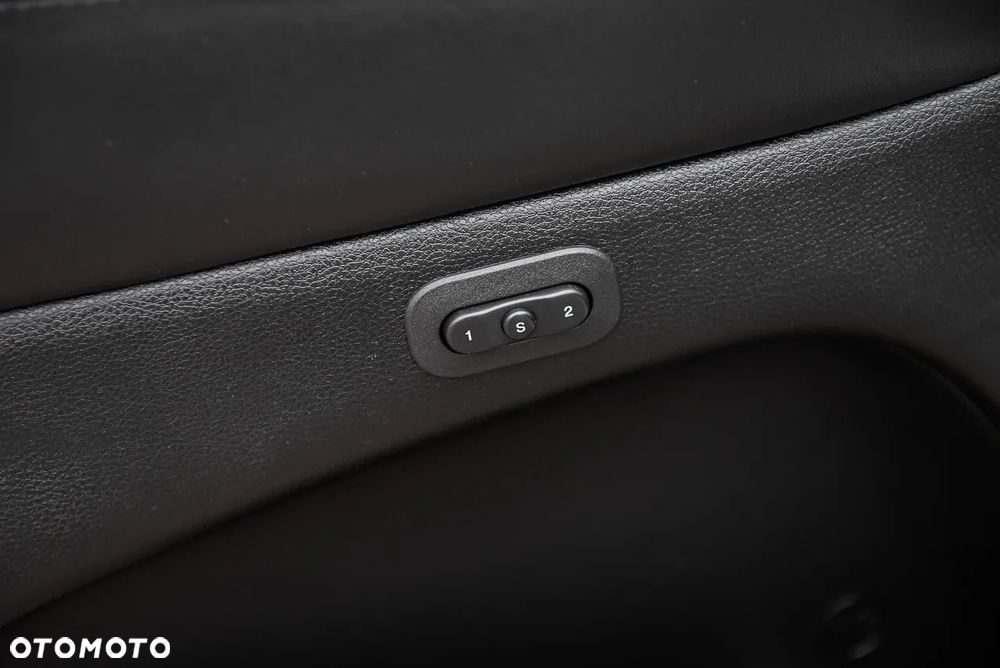 Jeep Grand Cherokee - 17