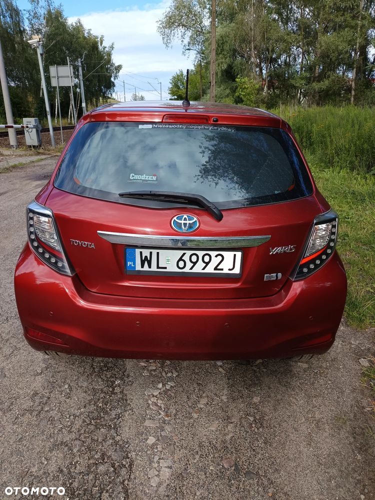 Toyota Yaris Hybrid 100 Premium - 2