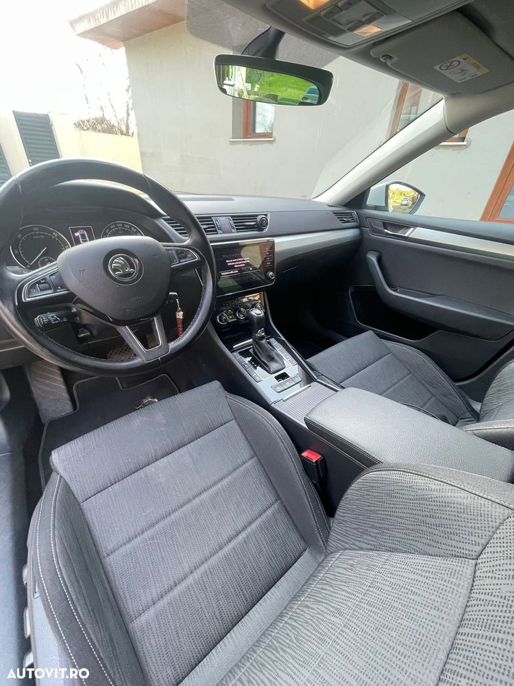 Skoda Superb 2.0 TDI 4X4 DSG L&K - 9