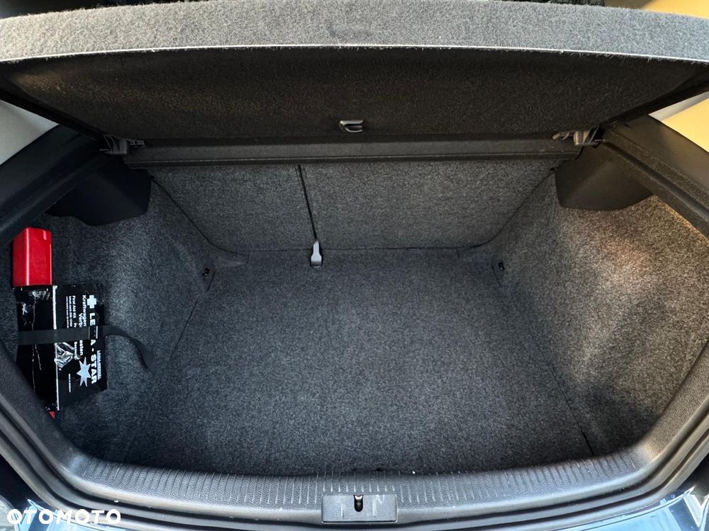Volkswagen Golf VI 1.6 TDI Comfortline - 33