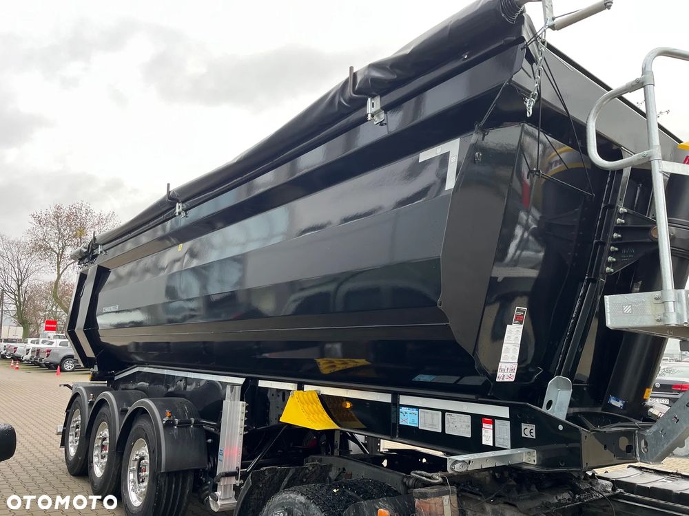 Nowy Schwarzmuller Stalowa wywrotka 28 m3/ 6.060 kg / ALCOA