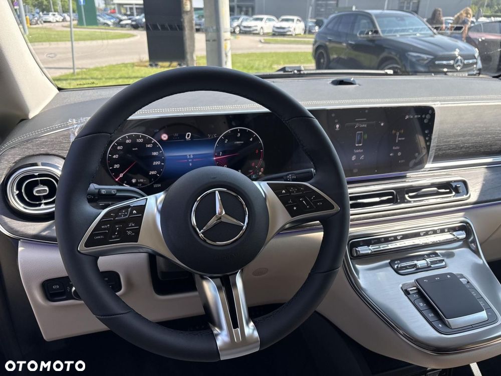 Mercedes-Benz Klasa V - 15