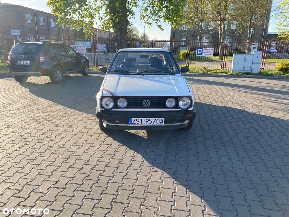 Volkswagen Golf 1.3 CL - 1