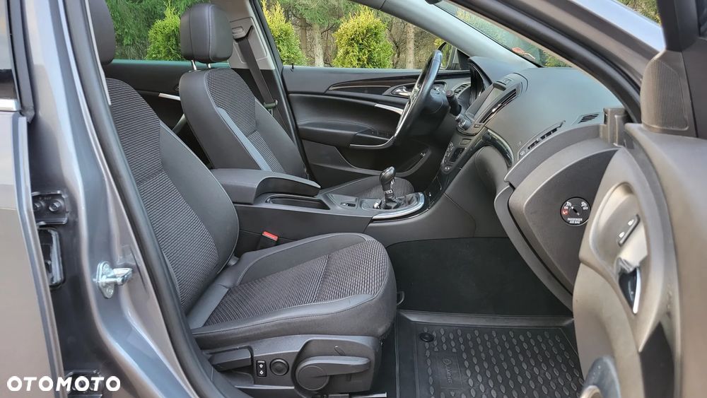 Opel Insignia 1.6 T Cosmo S&S - 9