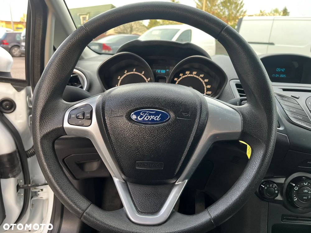 Ford Fiesta - 22