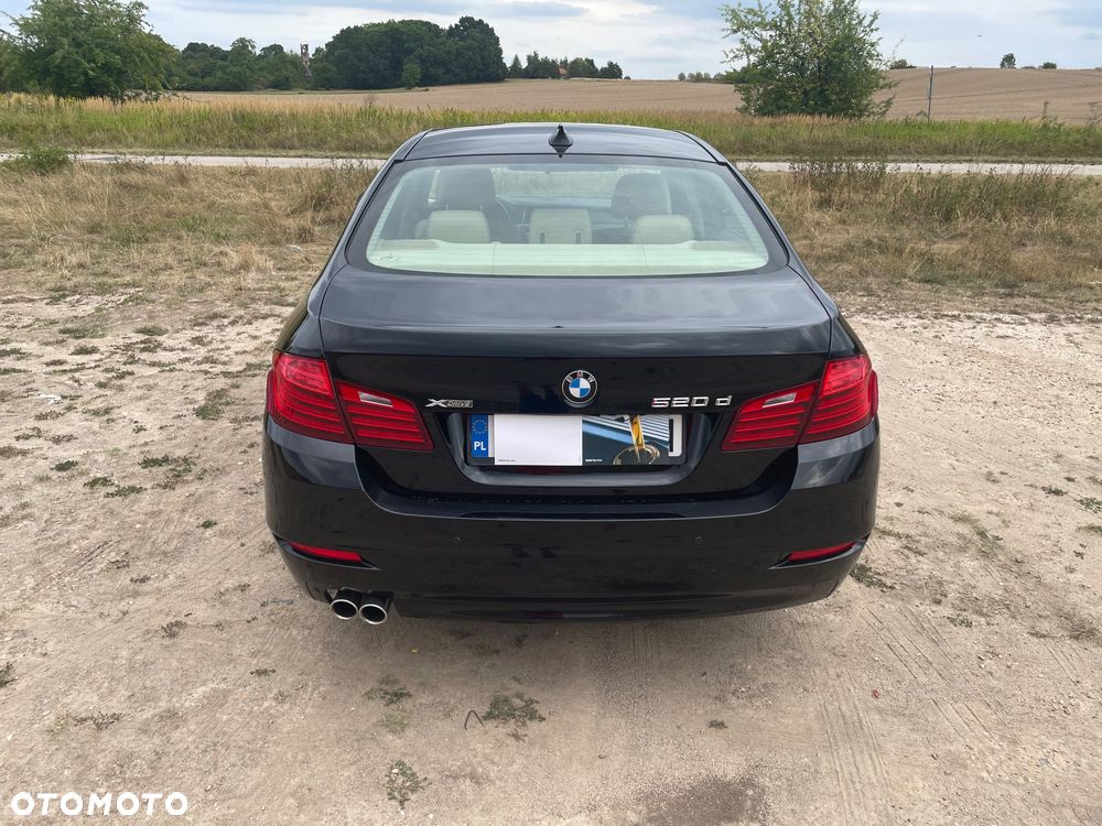 BMW Seria 5 520d xDrive - 6