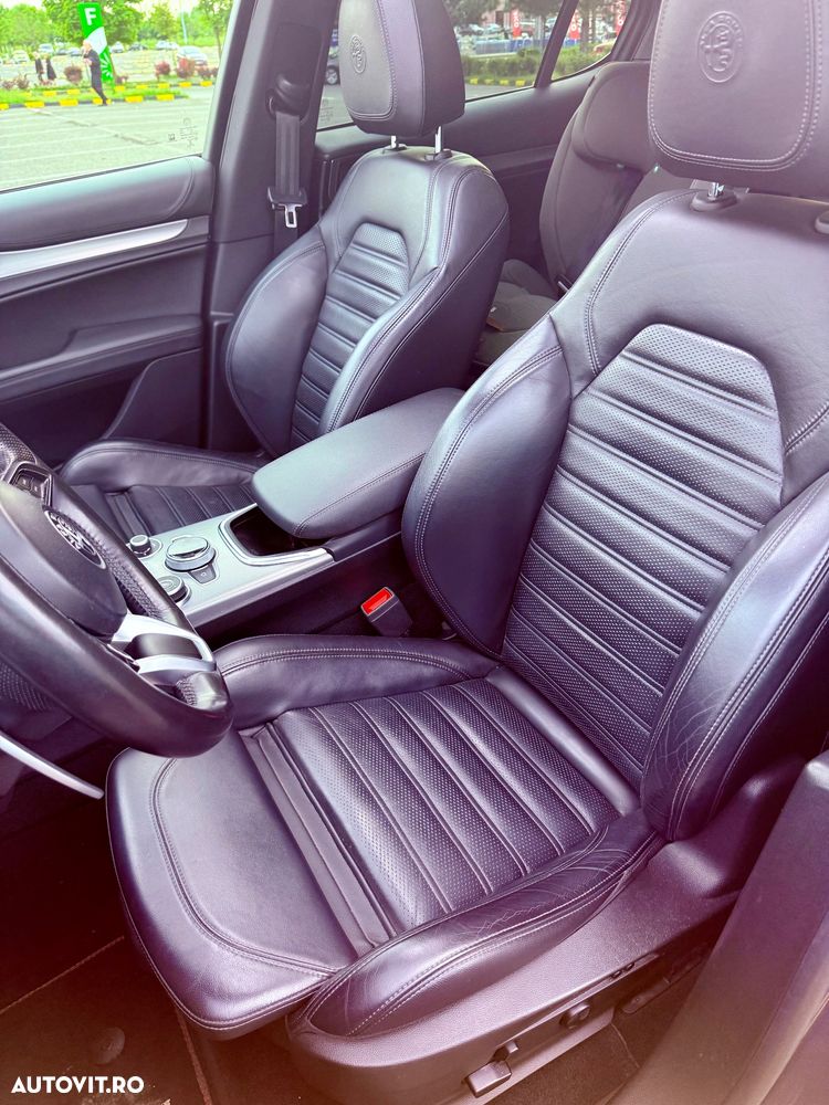 Alfa Romeo Stelvio 2.0 Turbo 16V AT8-Q4 Veloce - 11