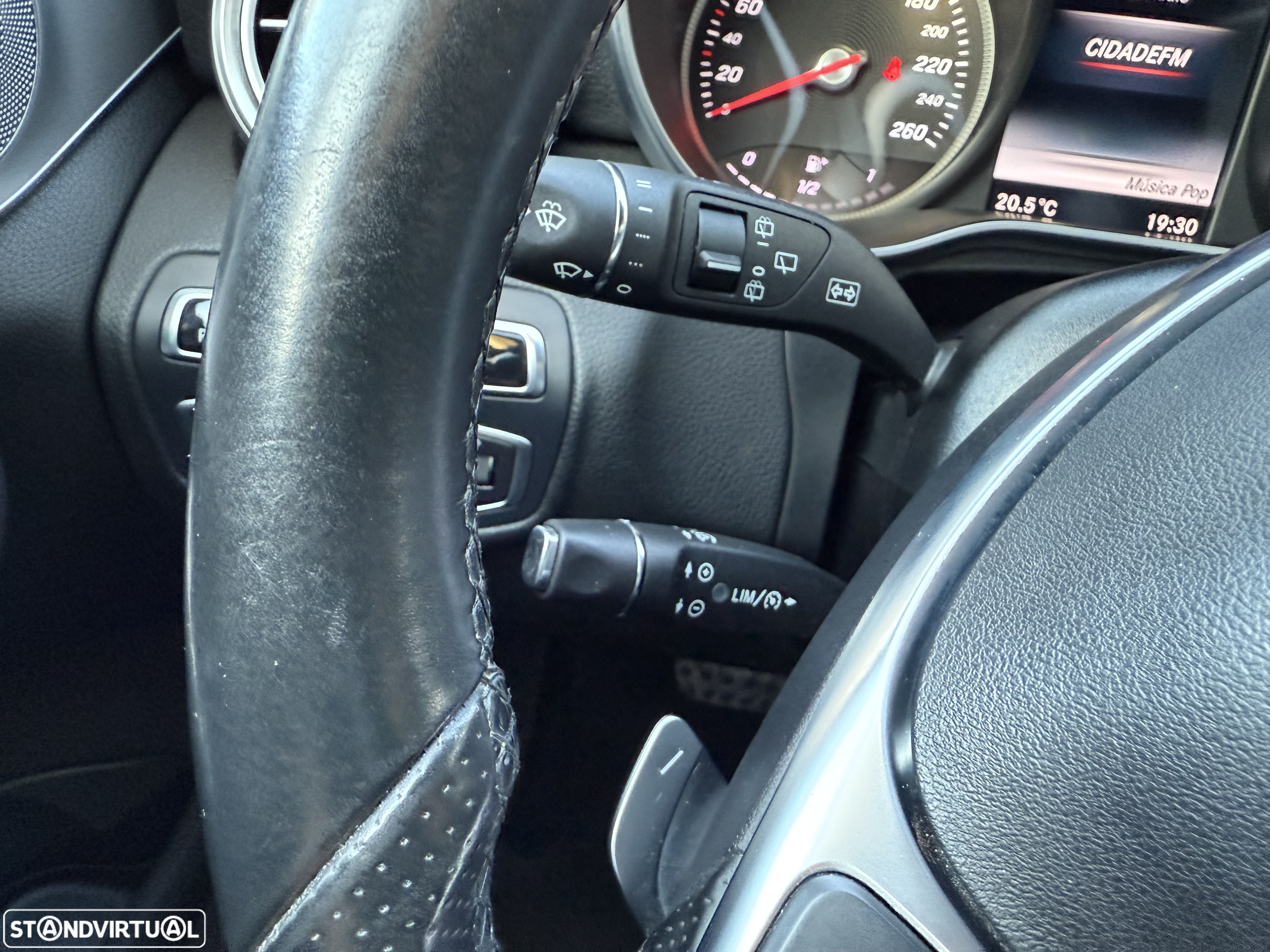 Mercedes-Benz C 300 BlueTEC Hybrid AMG Line - 30
