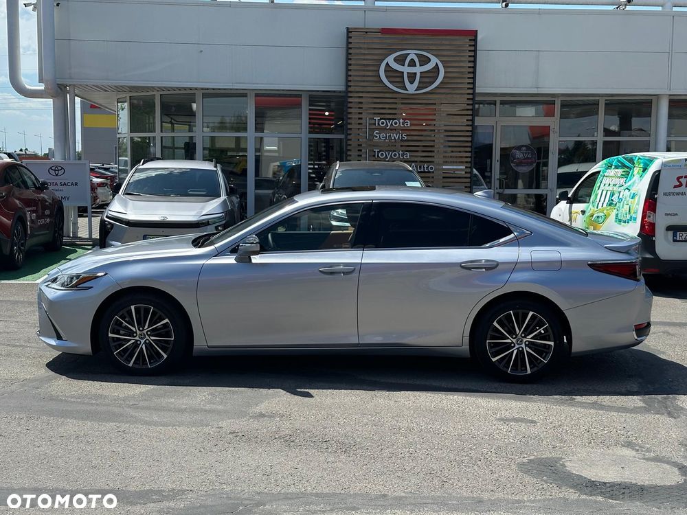 Lexus ES 300h Business Edition - 6