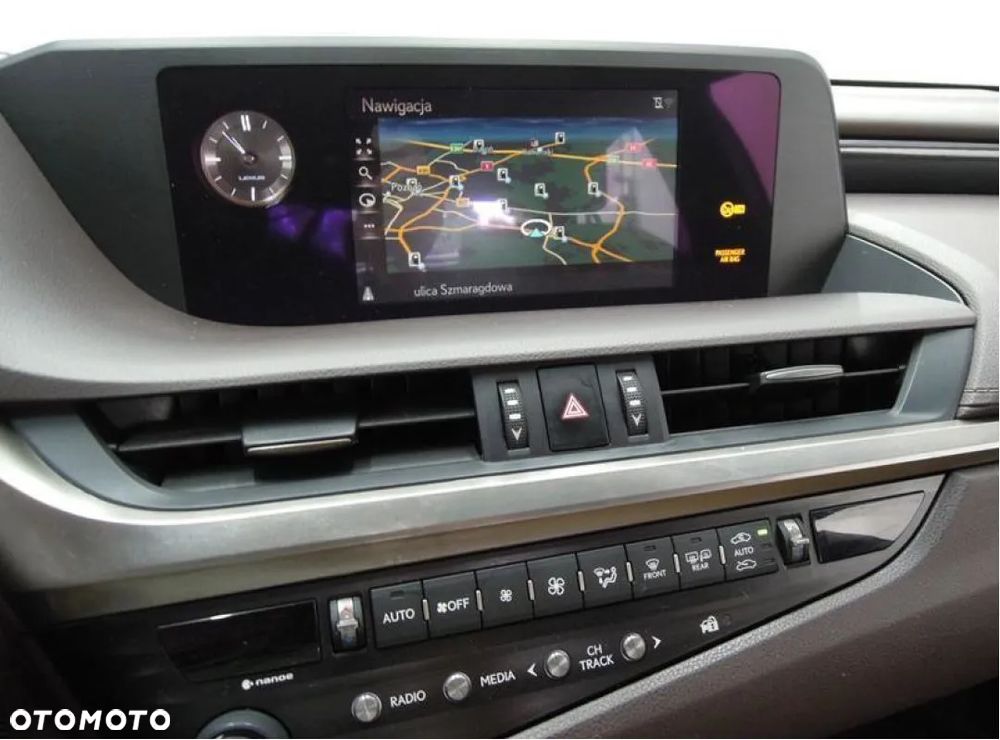 Lexus ES 300h Business Edition - 20