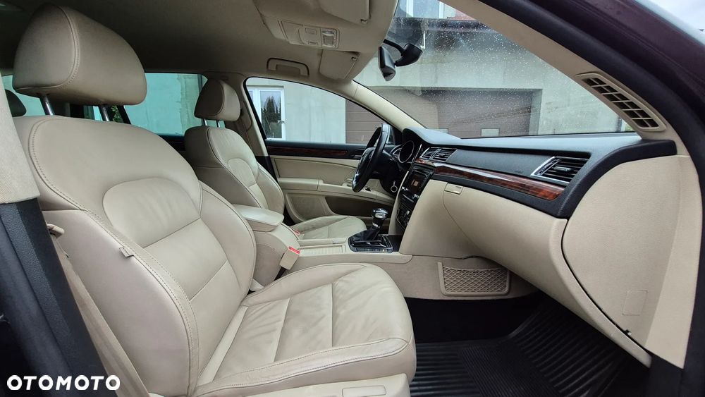 Skoda Superb 2.0 TDI L&K DSG - 33