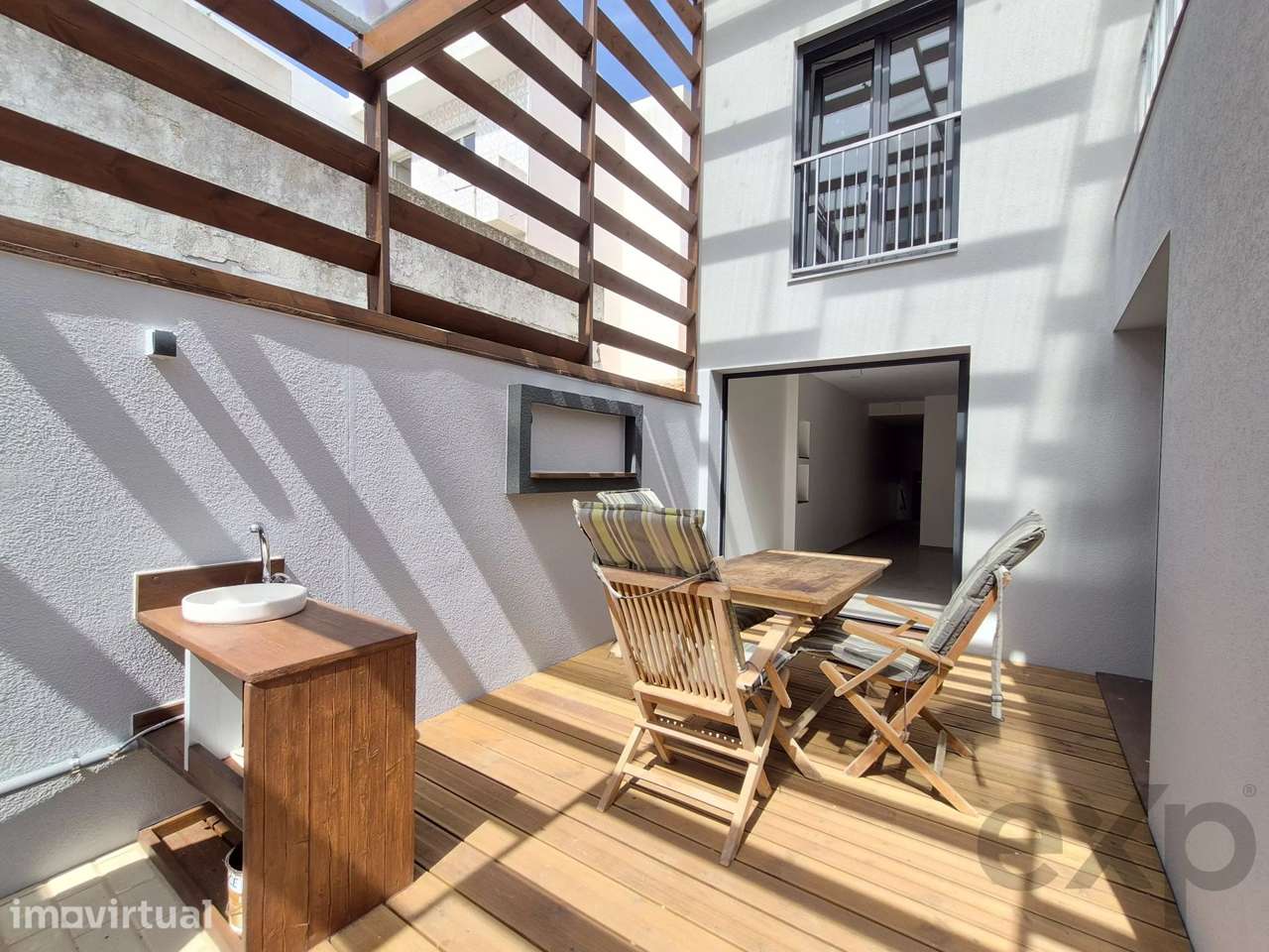 Casa nova, 2 quartos, amplo pátio, centro de Alvor - Grande imagem: 5/47