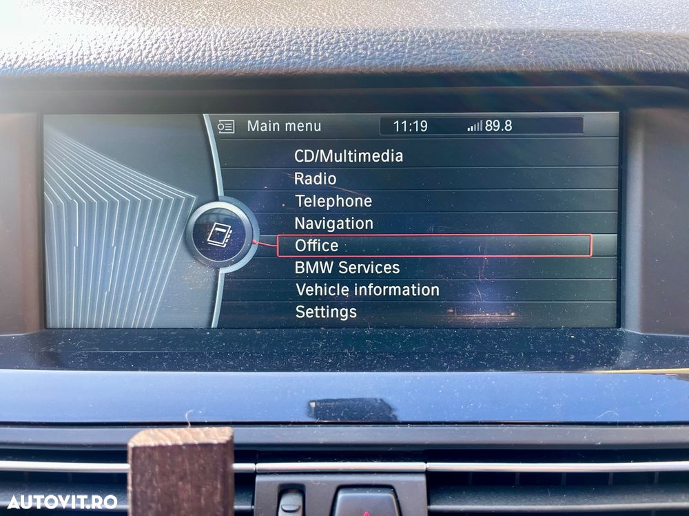 BMW Seria 5 525d xDrive - 14