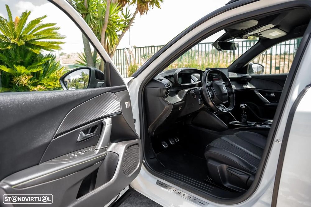 Peugeot 2008 1.2 PureTech GT - 21