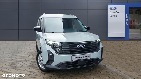 Ford Tourneo Courier 1.0 EcoBoost Titanium