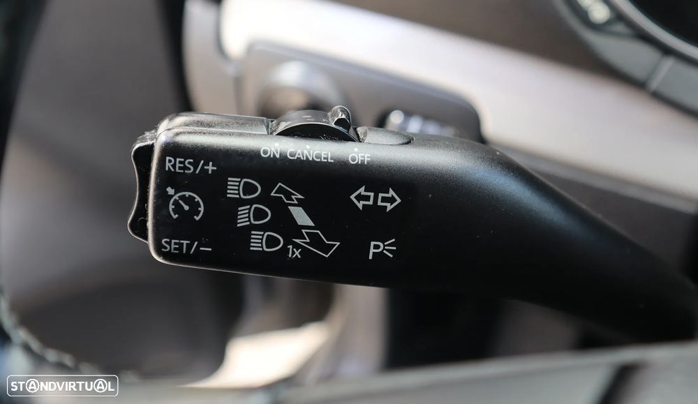 VW Golf 1.6 TDi DPF BlueMotion MATCH - 23