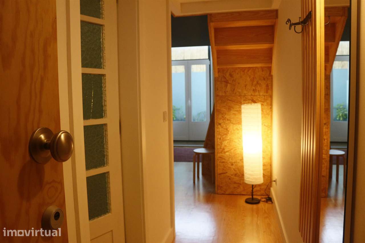 Apartamento T1 com mezanino e pátio exterior - Grande imagem: 4/12