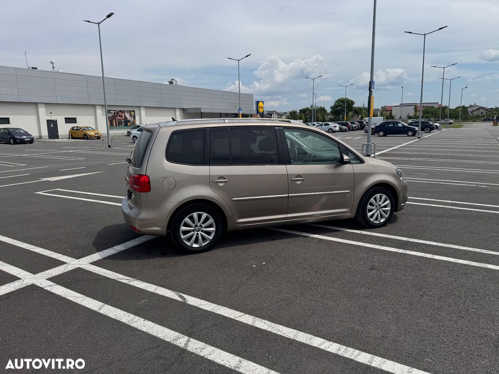 Volkswagen Touran - 14