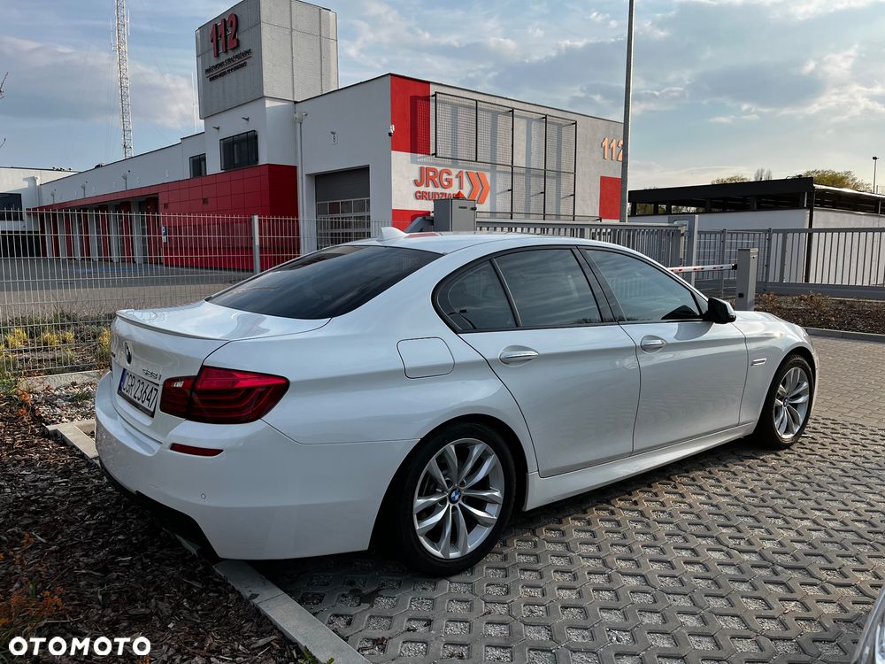 BMW Seria 5 528i xDrive Sport-Aut - 10
