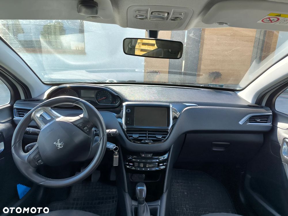 Peugeot 208 1.2 PureTech Style - 6