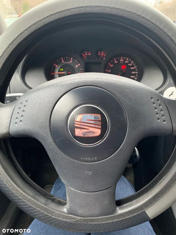 Seat Ibiza 1.4 16V Reference - 8