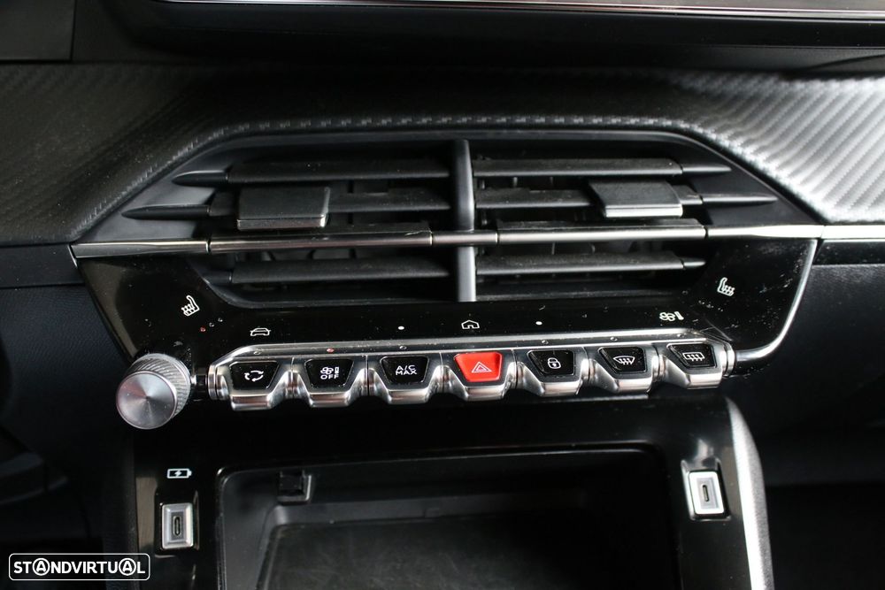 Peugeot 2008 1.2 PureTech Allure - 19