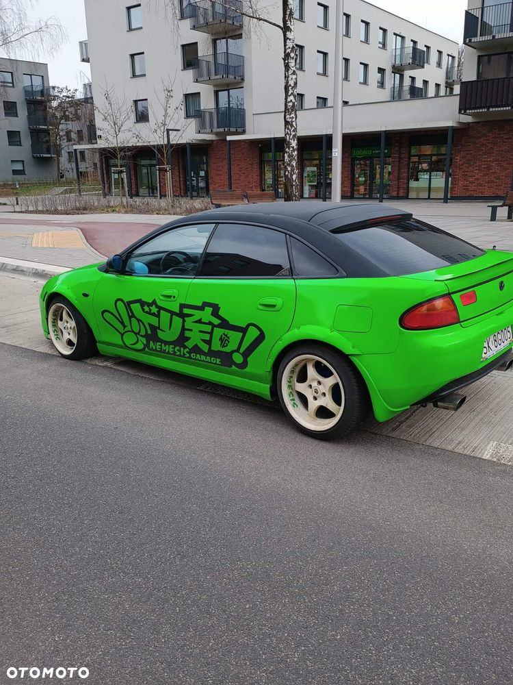 Mazda 323F - 4