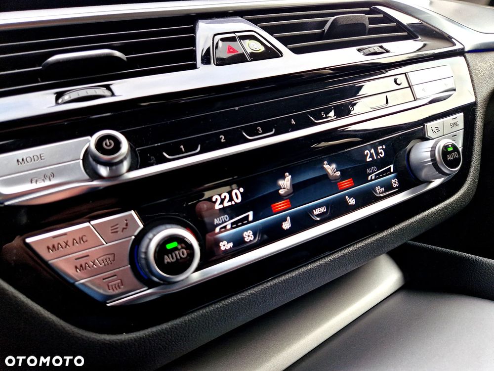 BMW Seria 5 520d xDrive Sport Line - 15