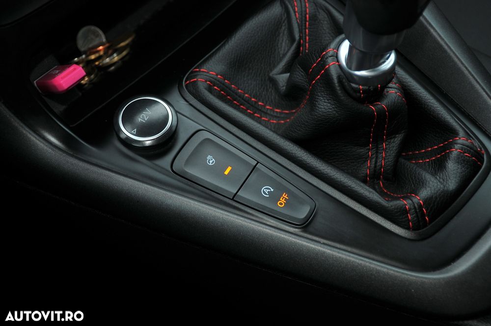 Ford Focus 2.0 TDCI ST-Line - 28