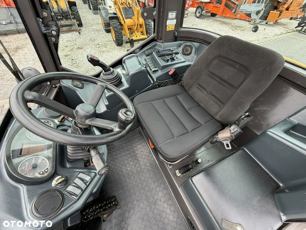 Mecalac AS 700 Obrotowe ramie Szybko-Złącze Mało motogodzin - 20