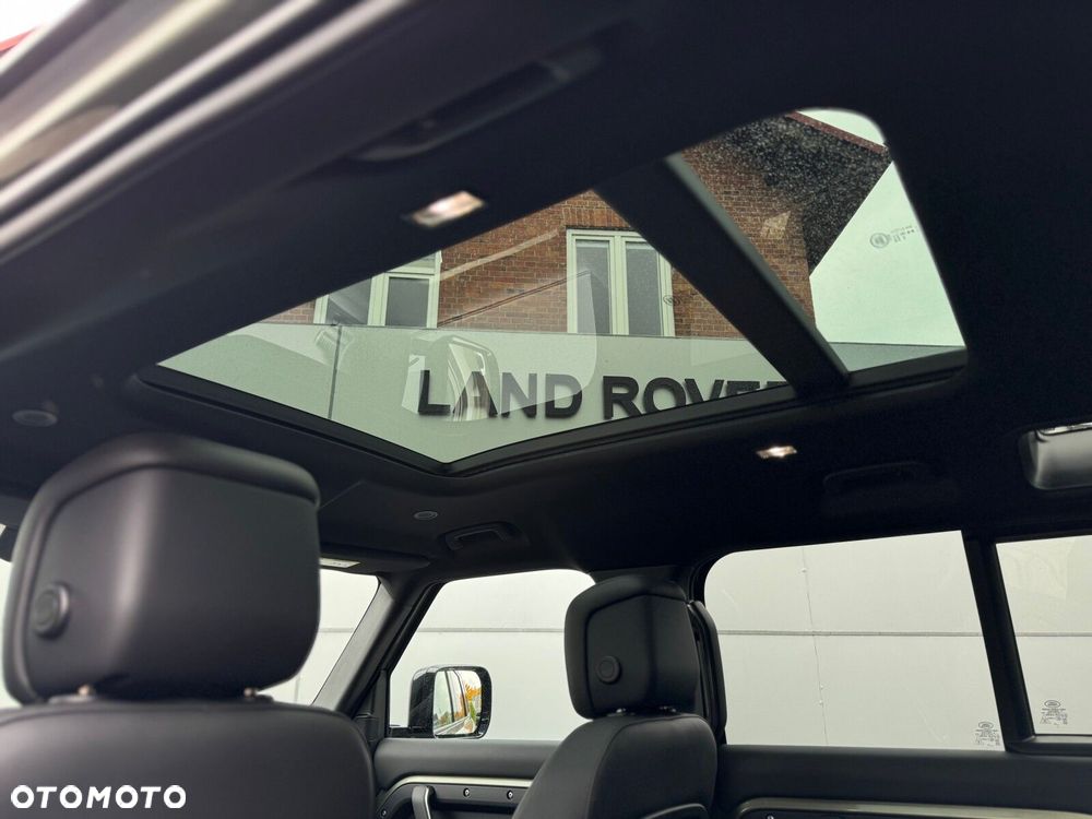 Land Rover Defender - 21