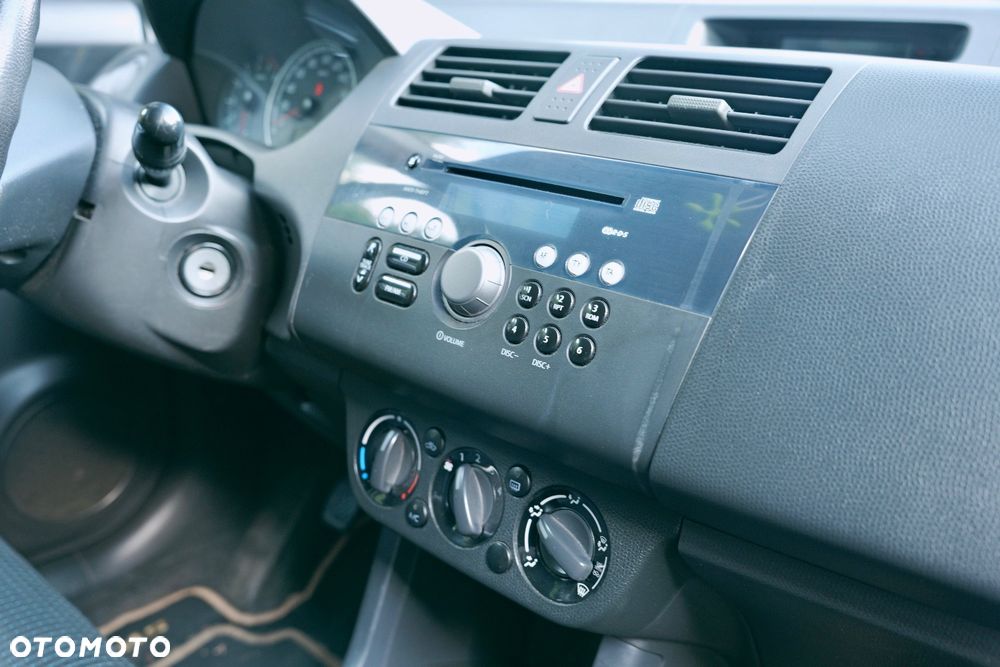 Suzuki Swift - 15