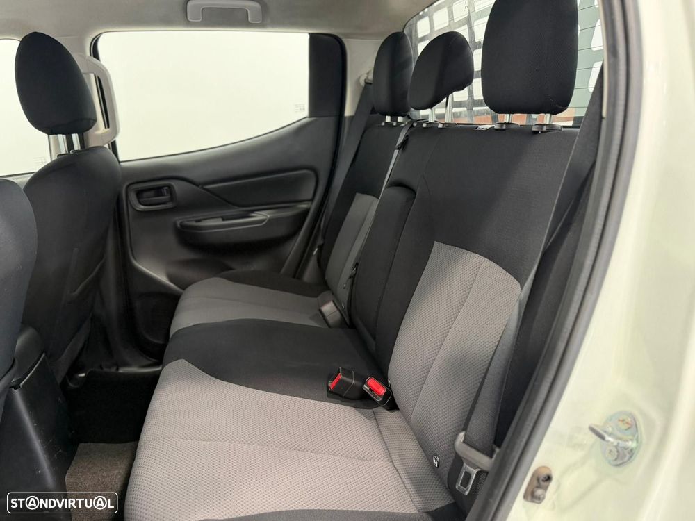 Mitsubishi L200 2.3 DI-D CD Invite 4WD - 5