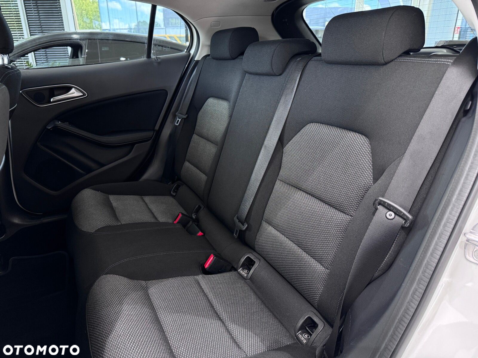 Mercedes-Benz GLA 200 d 7G-DCT - 13