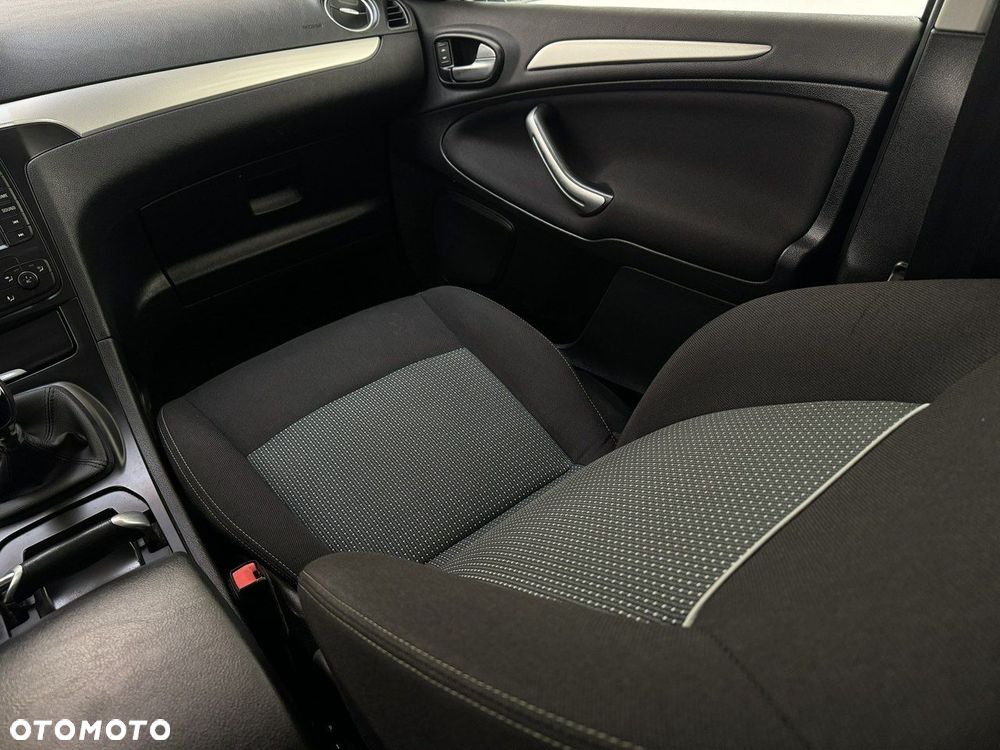 Ford Galaxy 2.0 TDCi Platinium X (Titanium) - 25